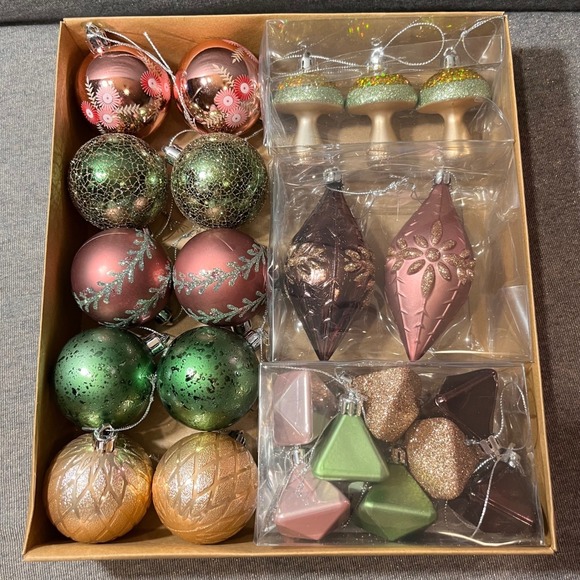 3 Sets Decor by Hannah Christmas Ornament Assorted Colors Gold Pink Green - Picture 2 of 9